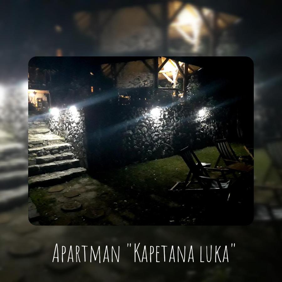 Apartman "Kapetana Luka" Ljubovija Exteriör bild