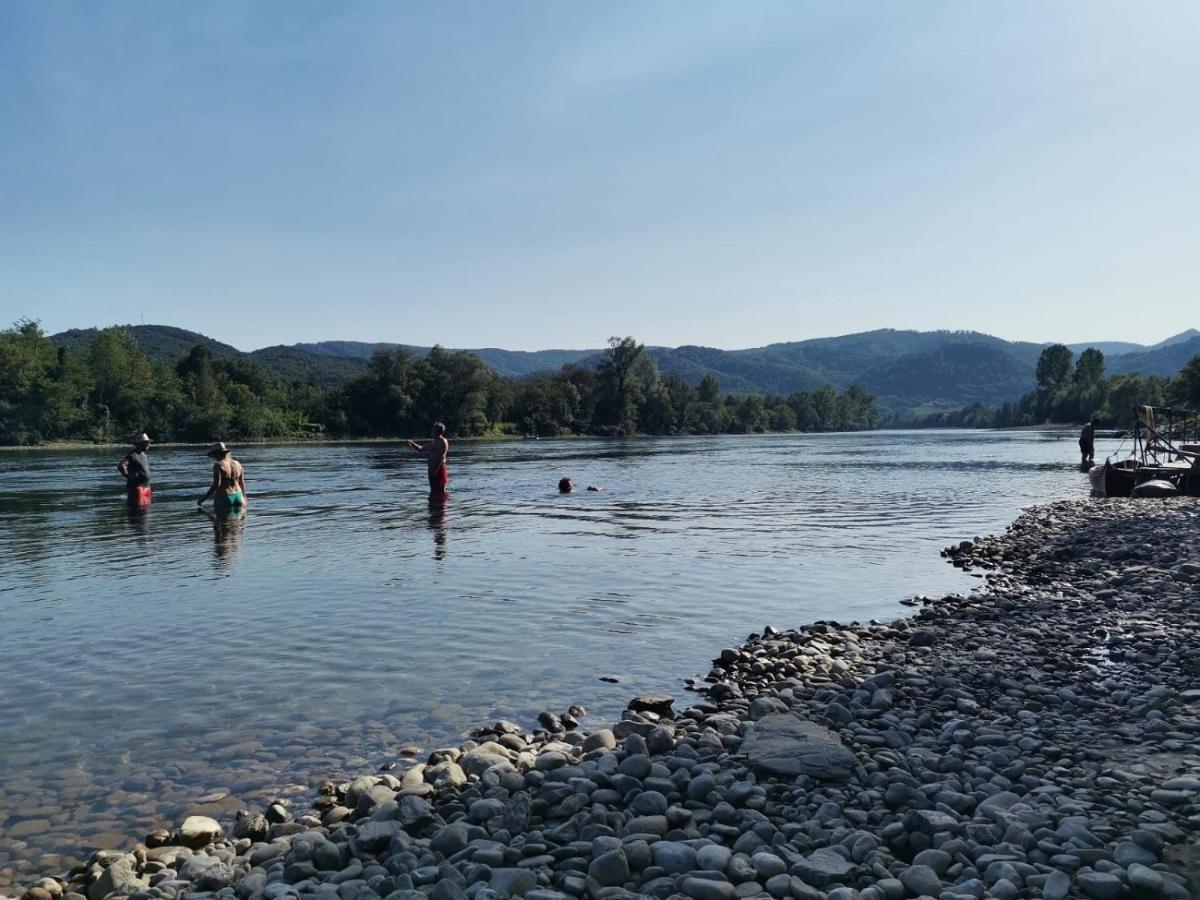 Apartman "Kapetana Luka" Ljubovija Exteriör bild
