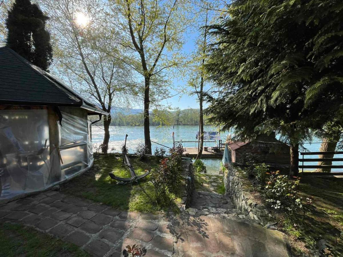 Apartman "Kapetana Luka" Ljubovija Exteriör bild
