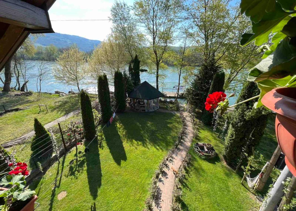 Apartman "Kapetana Luka" Ljubovija Exteriör bild