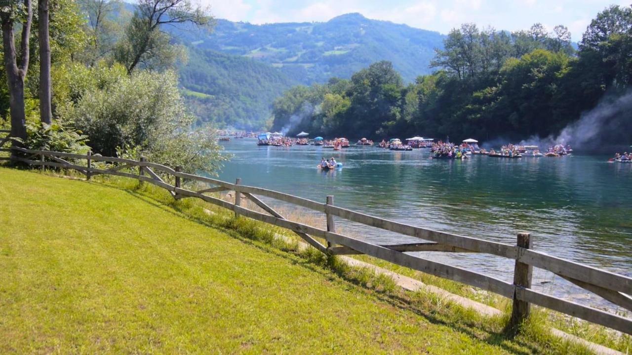 Apartman "Kapetana Luka" Ljubovija Exteriör bild