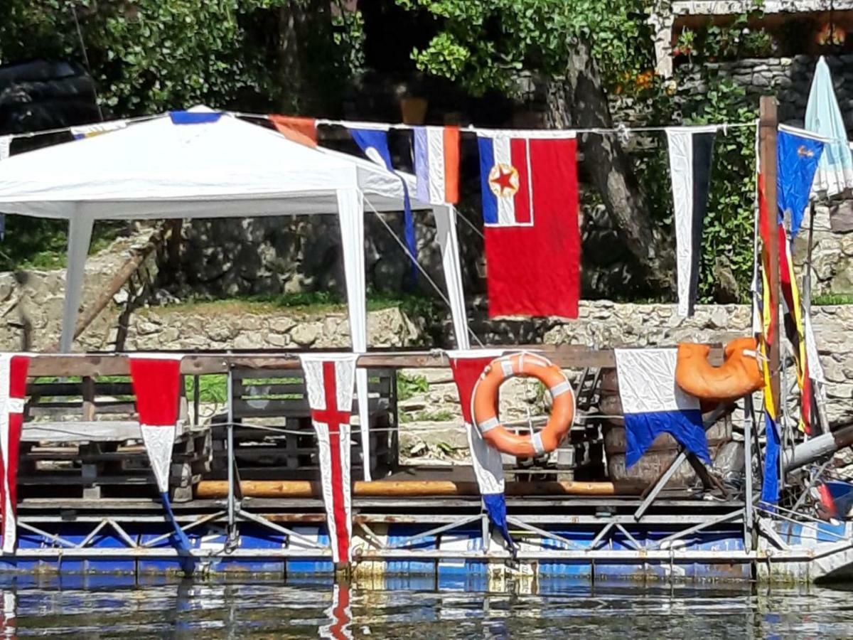 Apartman "Kapetana Luka" Ljubovija Exteriör bild